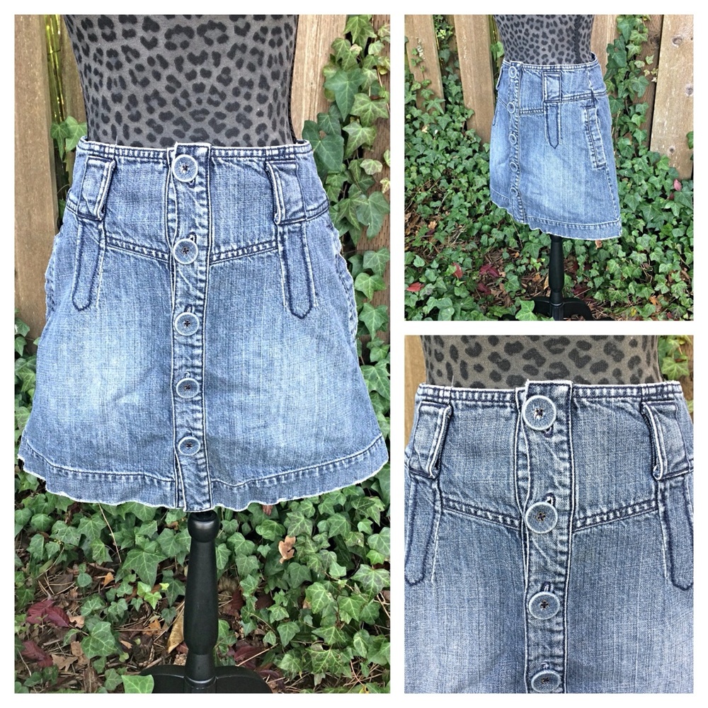Reef Button Up Blue Denim Skirt - Size 29